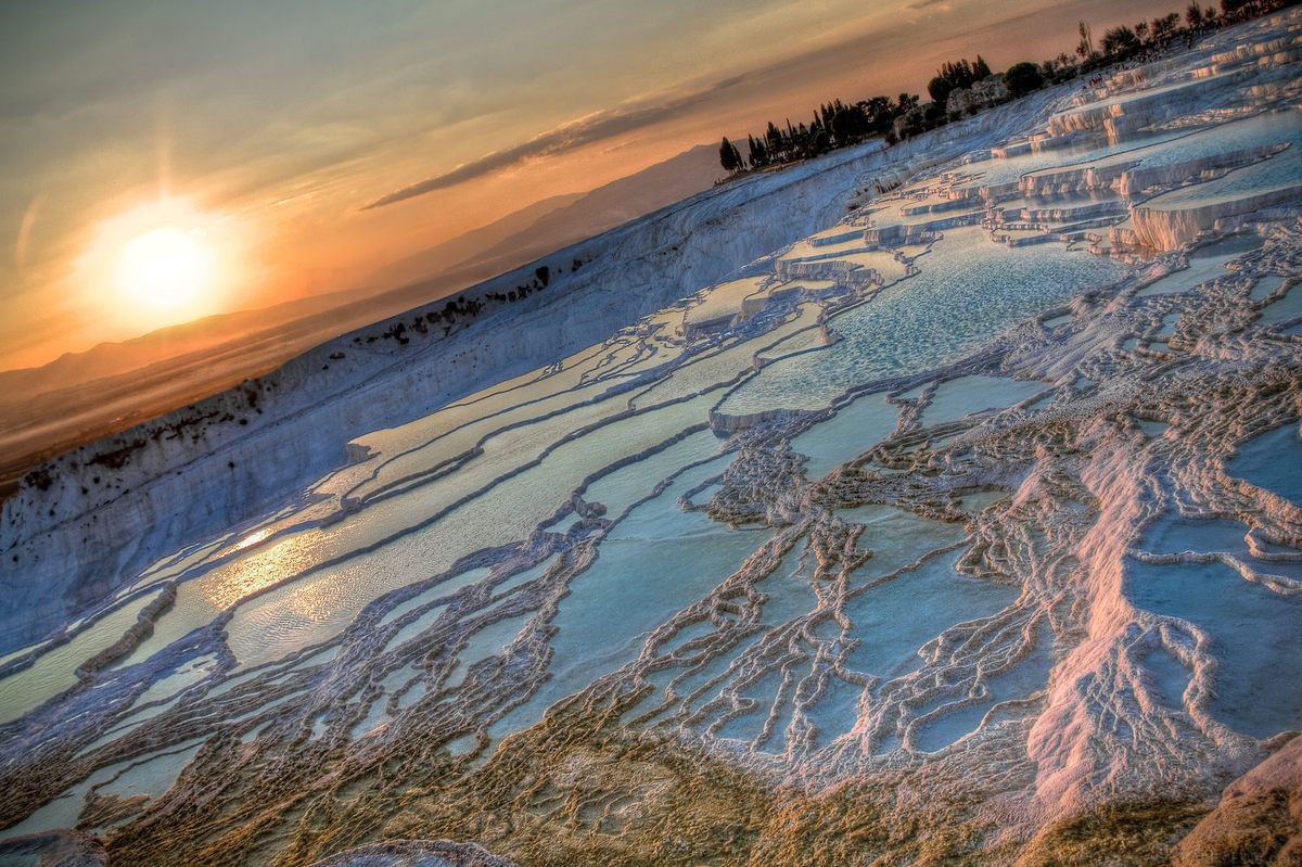 Pamukkale, a maravilha geolgica que contm parte da histria climtica e tectnica do nosso planeta