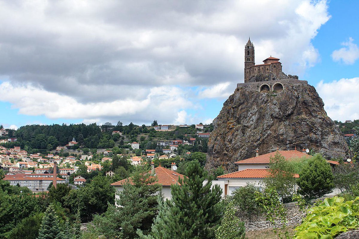 Saint Michel d'Aiguilhe: a capela constru�da sobre um plugue vulc�nico