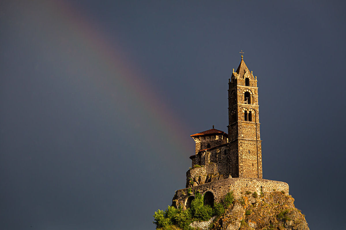 Saint Michel d'Aiguilhe: a capela constru�da sobre um plugue vulc�nico