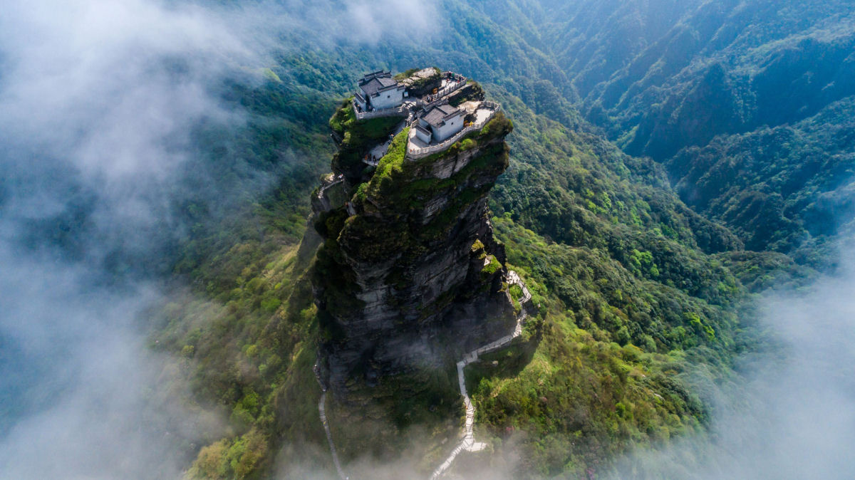 Os extraordinários templos no ar da montanha de Fanjingshan