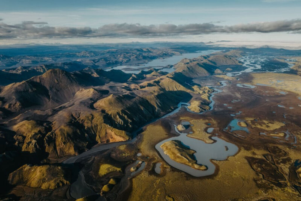 Fotógrafo de drone captura a beleza das Terras Altas da Islândia