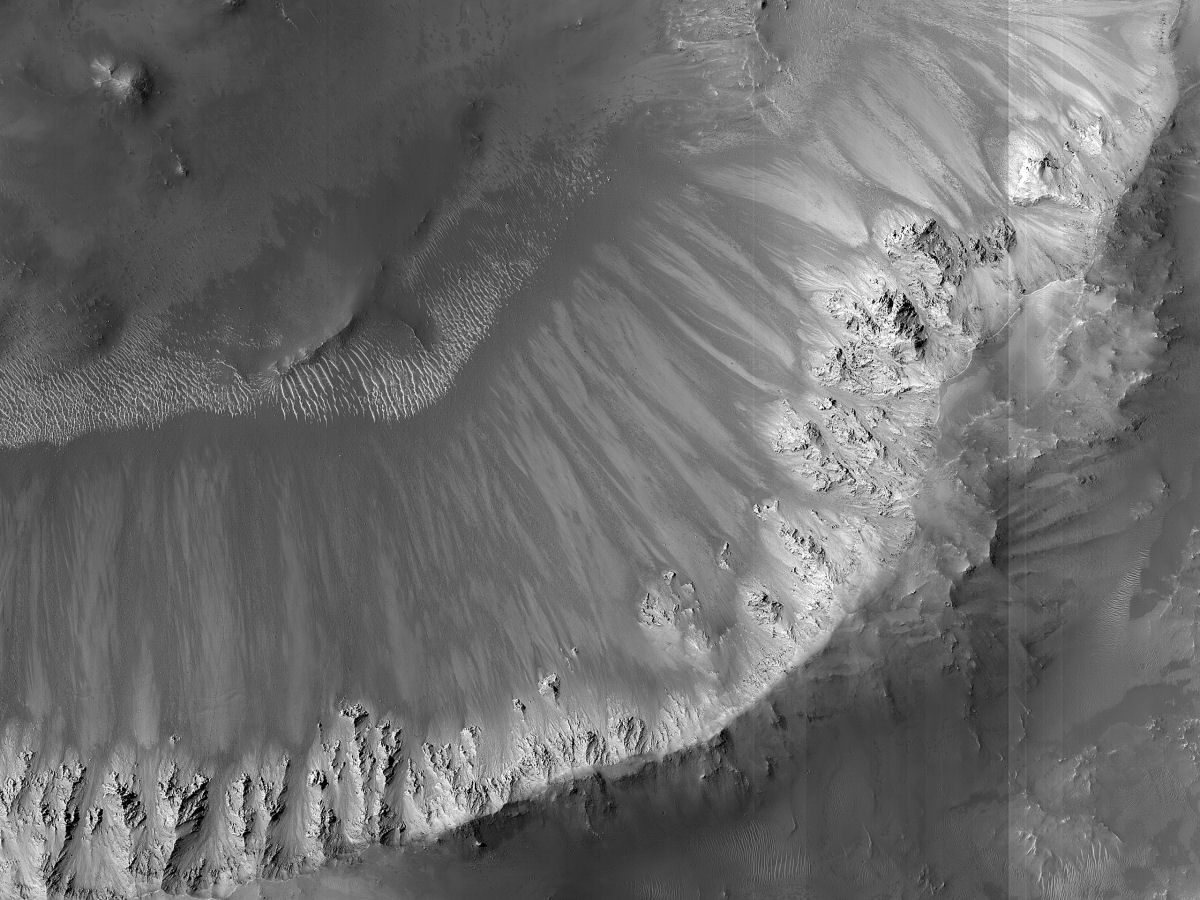 Nova imagem do misterioso grande grande canyon de Marte, um vale 10 vezes maior que o Canyon do Colorado