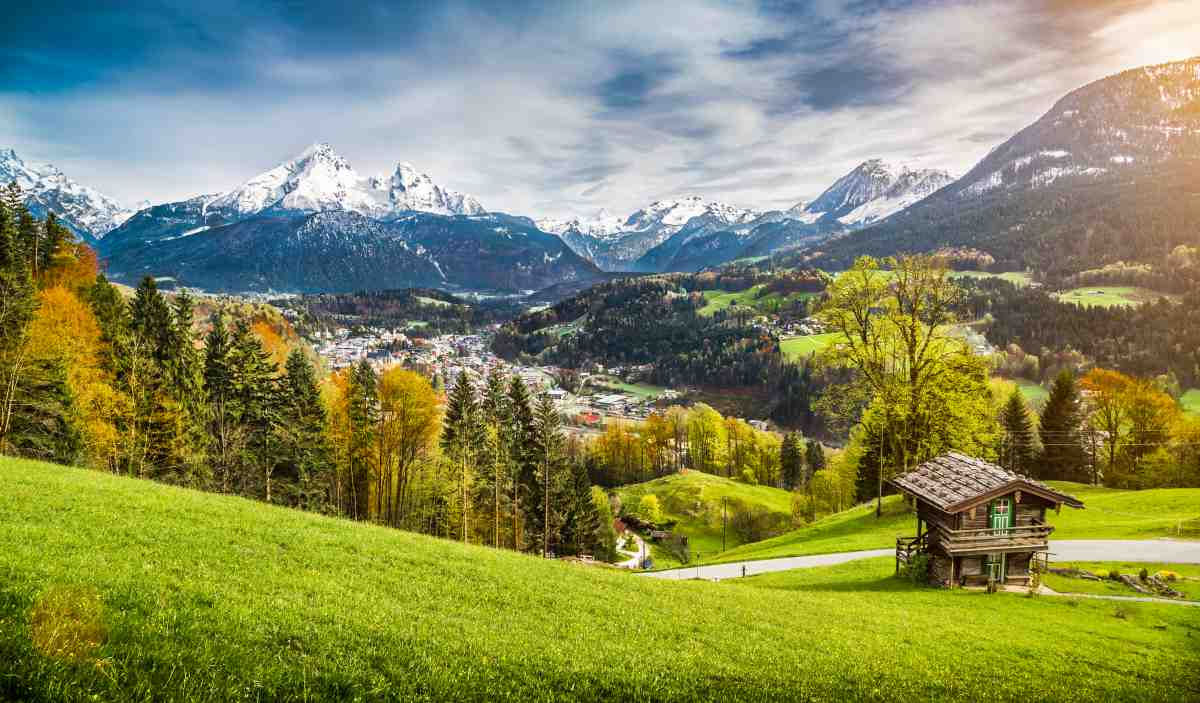 A beleza de tirar o flego dos Alpes da Baviera ao longo de quatro estaes