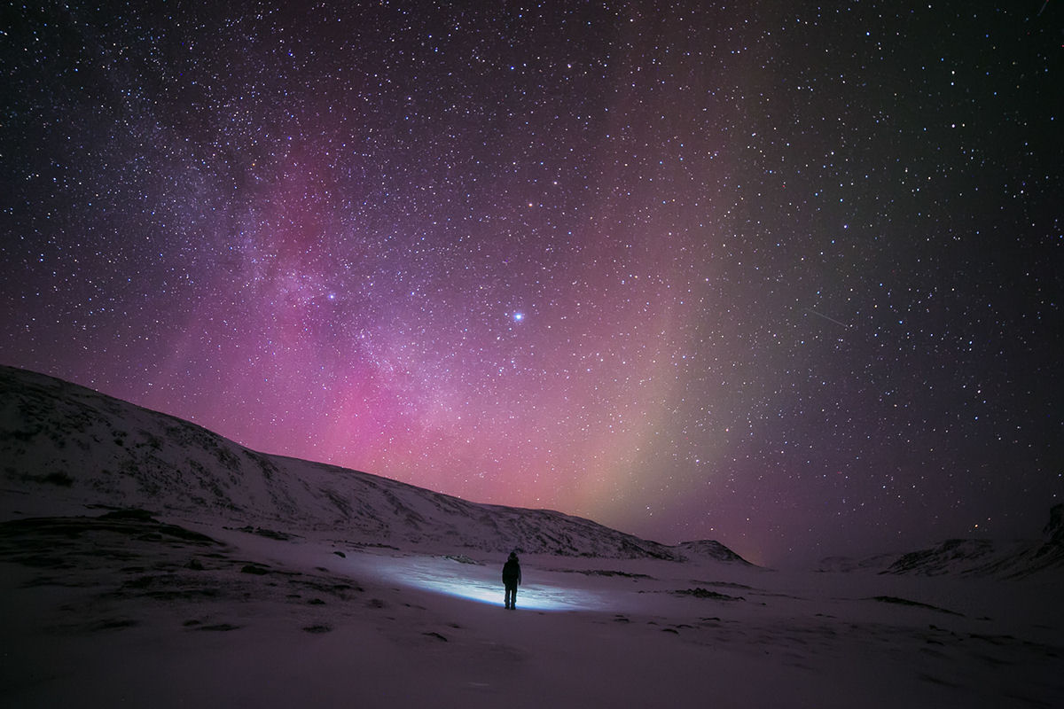 Deslumbrantes autorretratos de um andarilho solitário no Ártico 02