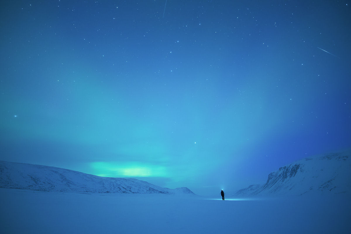 Deslumbrantes autorretratos de um andarilho solitário no Ártico 05