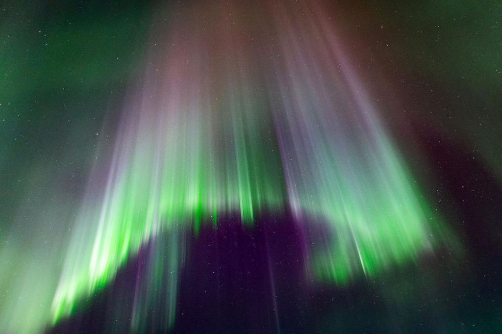Imagens de tirar o flego da aurora boreal sobre o Alasca