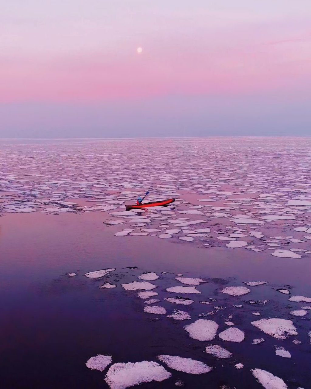 A beleza sobrenatural do lago Baikal no comecinho da primavera 03