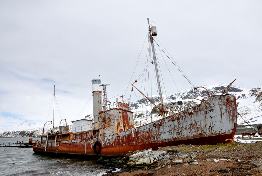 Navios fantasmas, as paisagens buclicas de navios abandonados 11