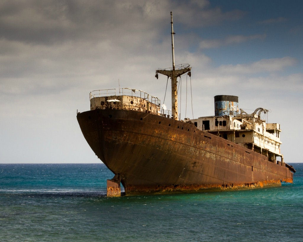 Navios fantasmas, as paisagens buclicas de navios abandonados 18