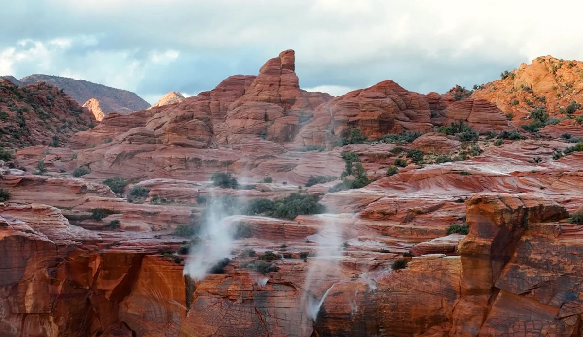 Veja esta cachoeira fluindo ao contrário em uma captura rara