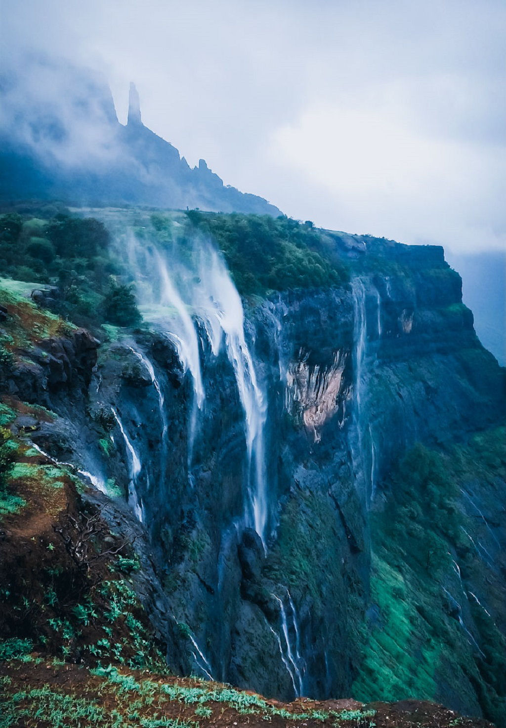 As cachoeiras reversas indianas: quando a gua 'cai' para cima