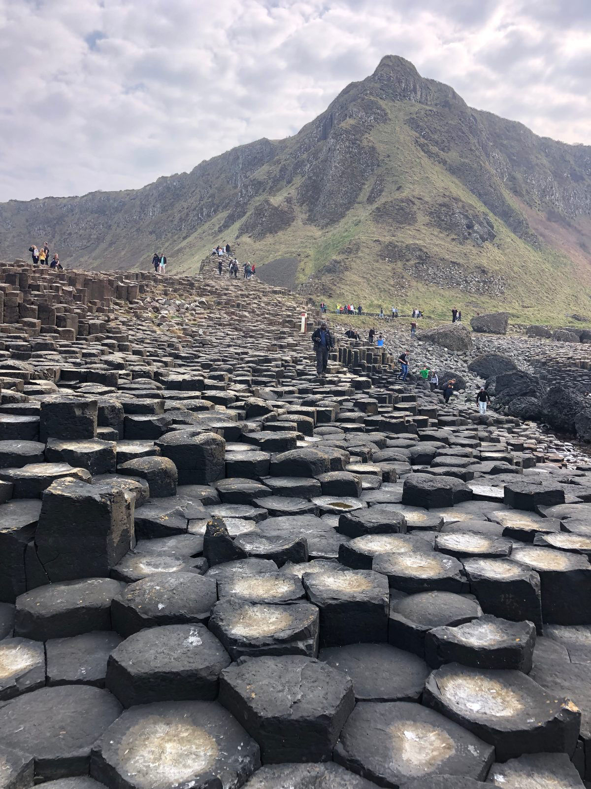 A Calçada dos Gigantes, uma esquisitice geológica na Irlanda do Norte