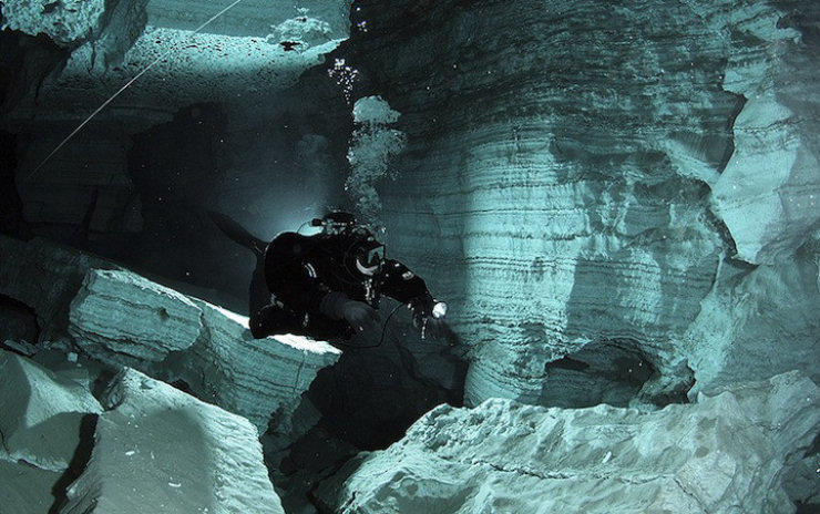A maior caverna subaqutica da Rssia 12