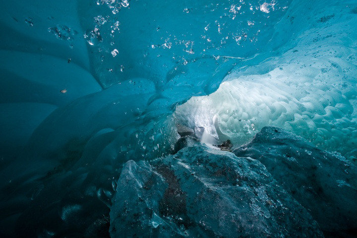 Dentro das cavernas de geleiras 09