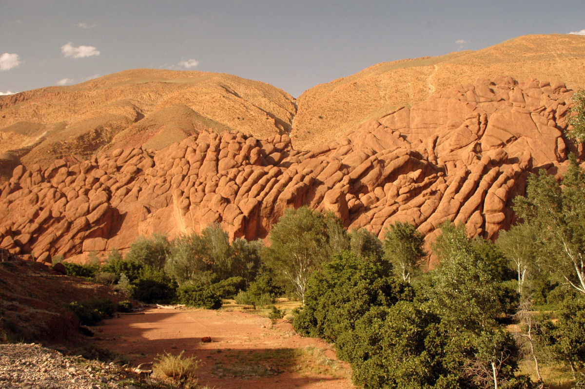 A paisagem espetacular do desfiladeiro do rio Dads, no Marrocos, que parece um crebro de pedra