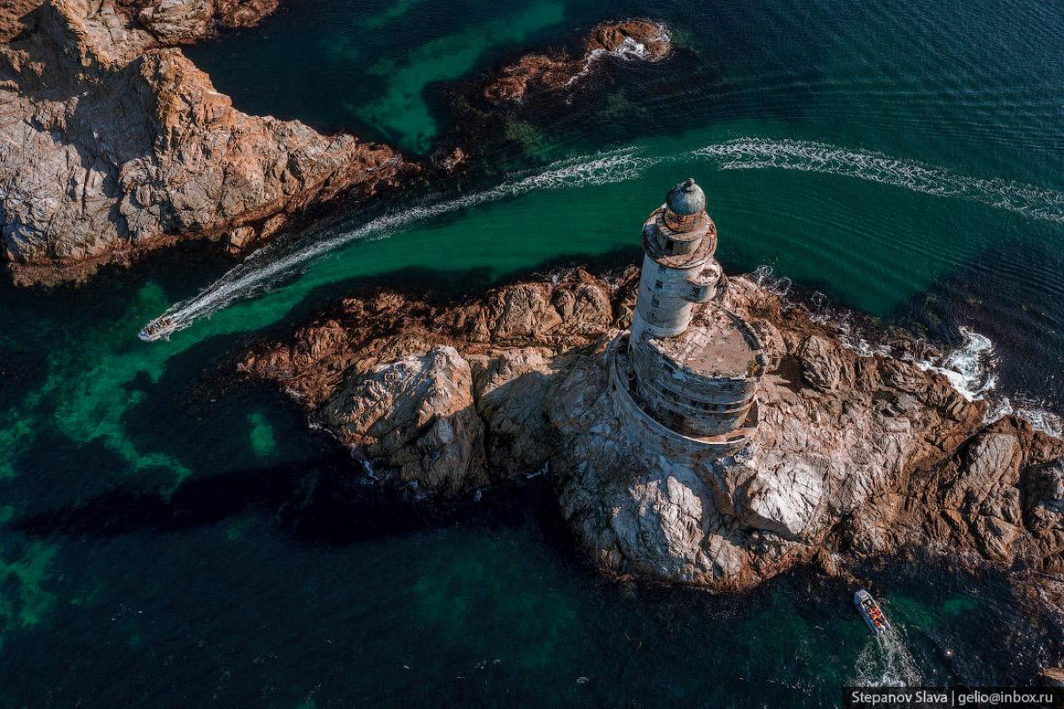 O farol abandonado de Aniva na Ilha de Sacalina, na Sibria