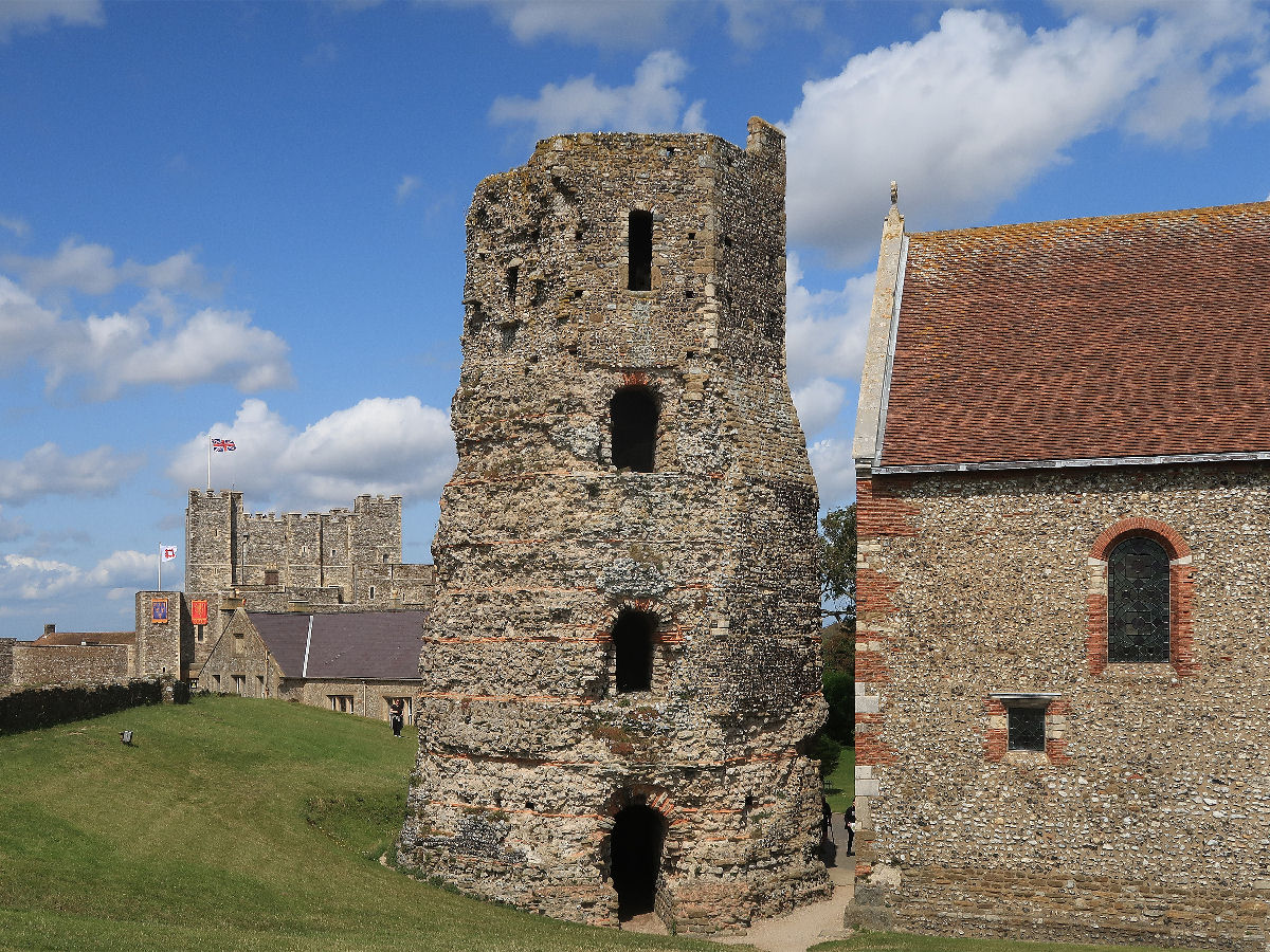 Farol de Dover: um dos �ltimos far�is romanos ainda existentes no mundo