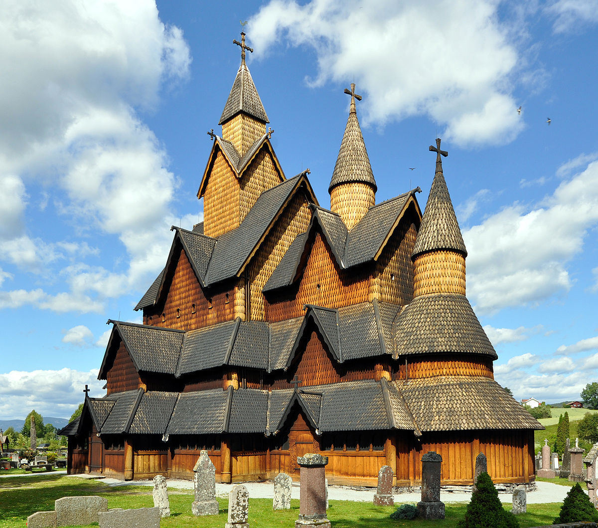 A bela igreja de madeira construída sem um único prego em Borgund, na Noruega 13