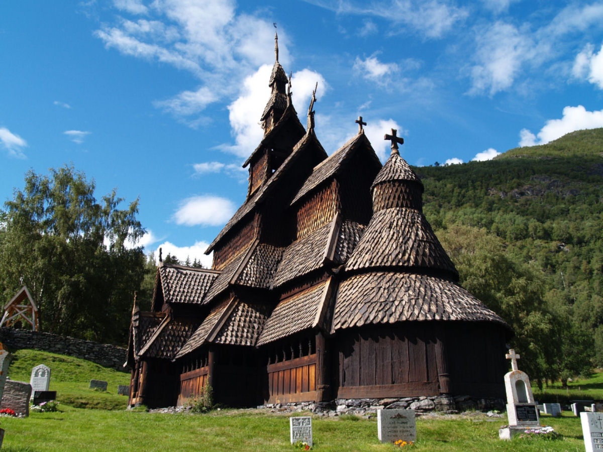 A bela igreja de madeira construída sem um único prego em Borgund, na Noruega 14