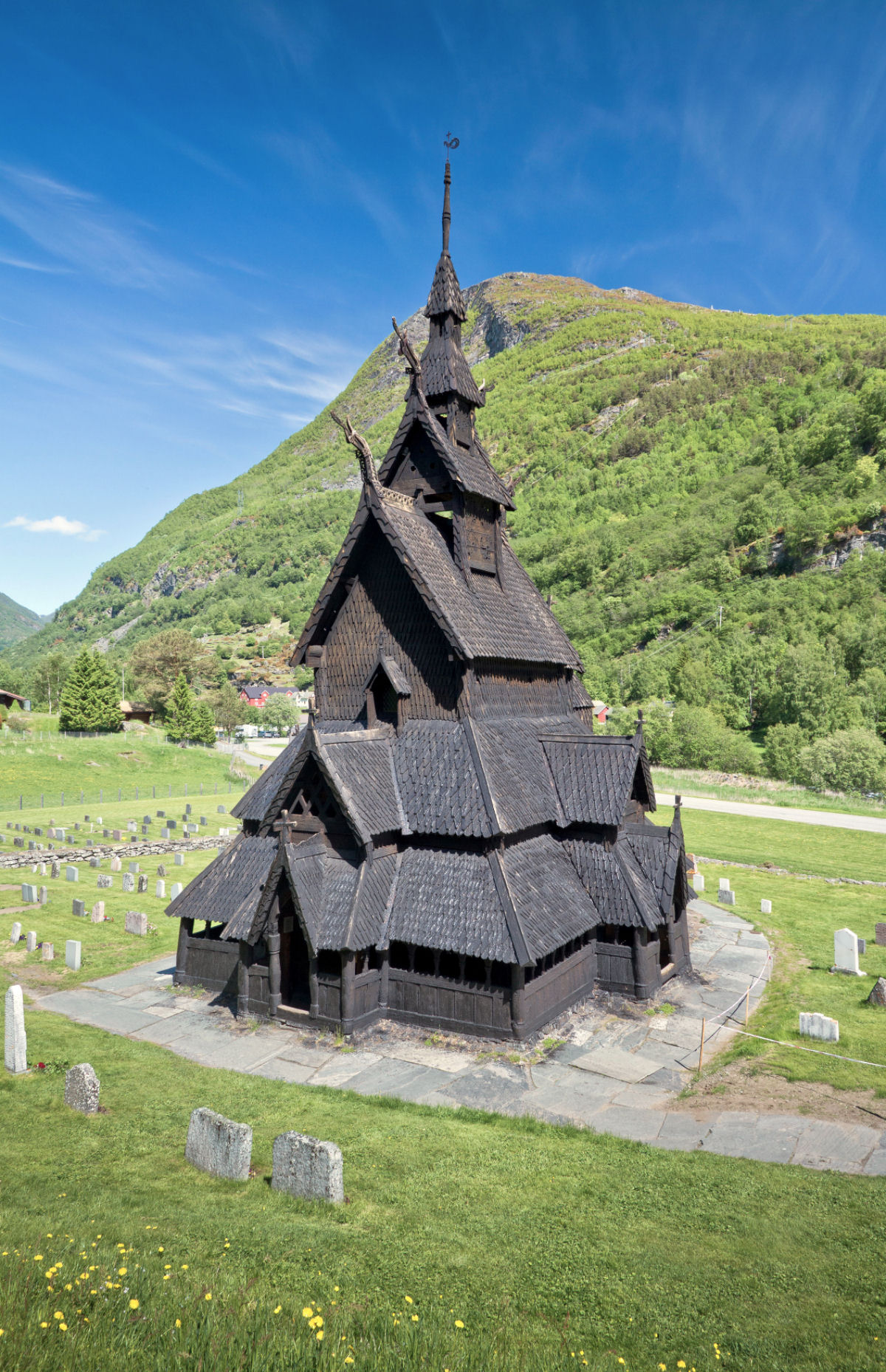 A bela igreja de madeira construída sem um único prego em Borgund, na Noruega 20