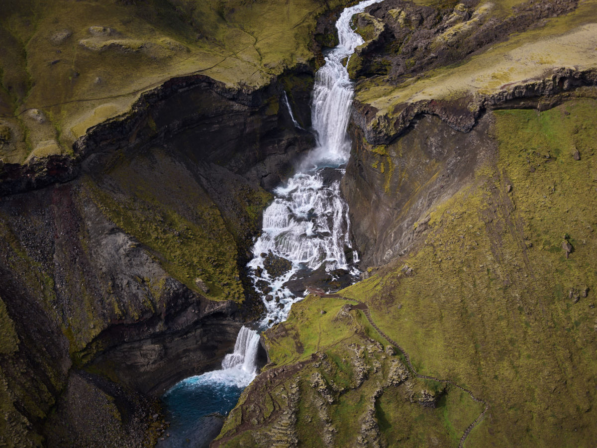 Padrões abstratos emergem da topografia colorida da Islândia em fotos aéreas que parecem de outro mundo 01