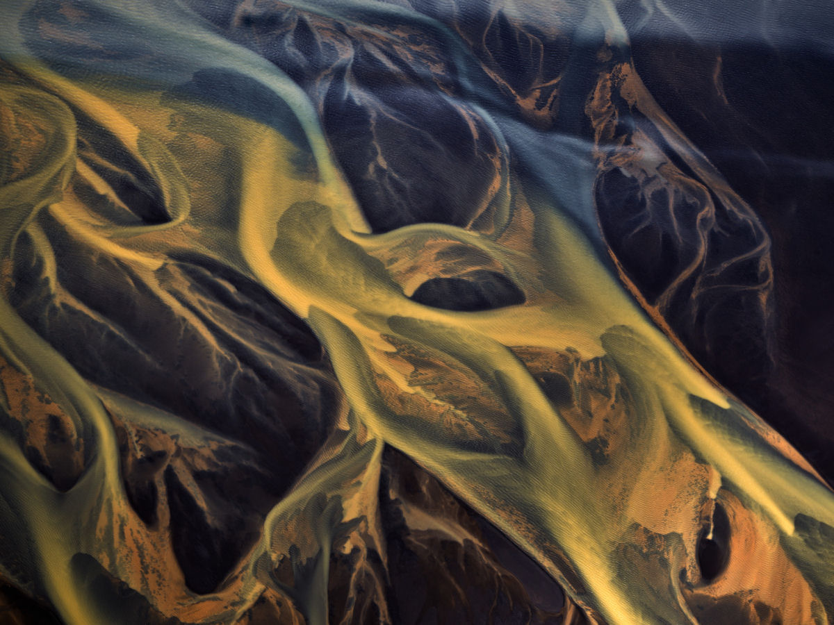 Padrões abstratos emergem da topografia colorida da Islândia em fotos aéreas que parecem de outro mundo 05