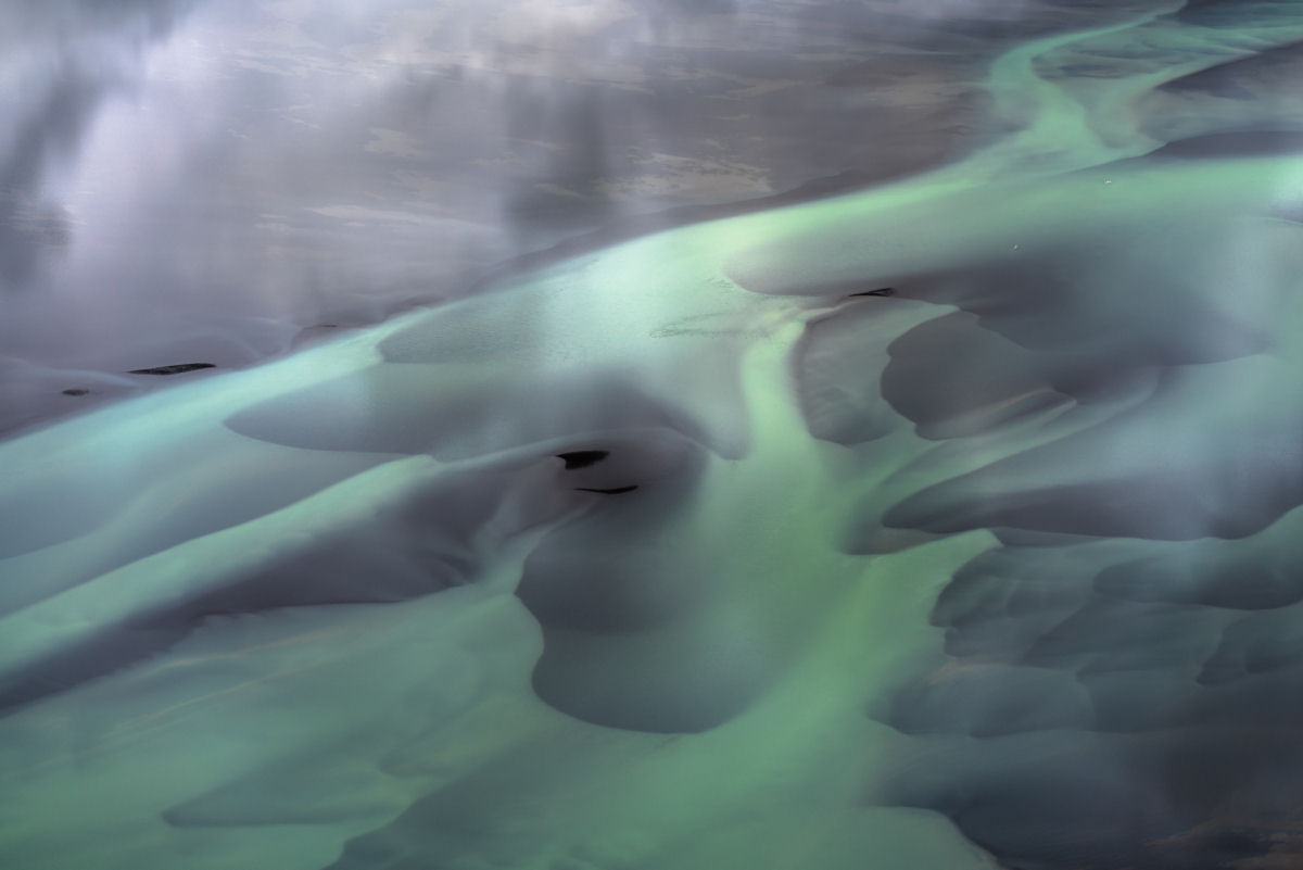 Padres abstratos emergem da topografia colorida da Islndia em fotos areas que parecem de outro mundo 10