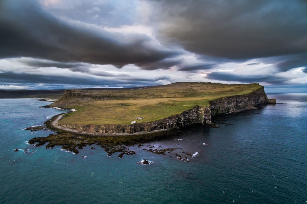 38 razões para visitar a Islândia com um Drone 25