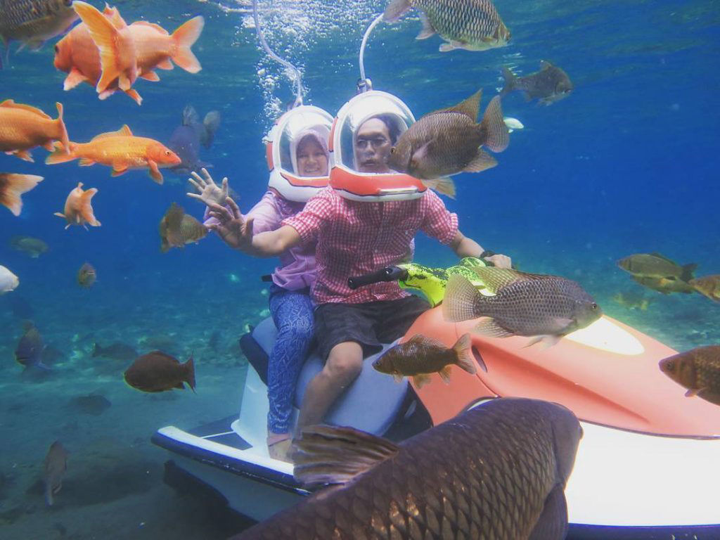 Este lago de uma vila na Indonsia se tornou uma mania de selfies subaquticas 10