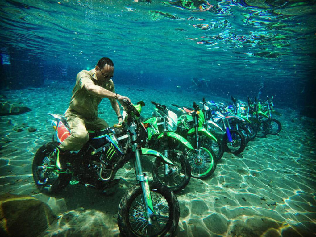 Este lago de uma vila na Indonsia se tornou uma mania de selfies subaquticas 12