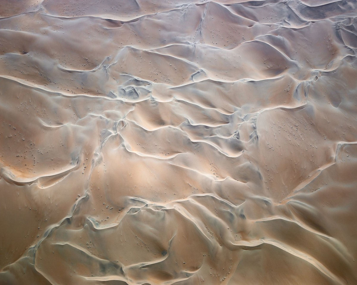 Fotos areas da paisagem rida da Nambia parecem pinturas abstratas 12