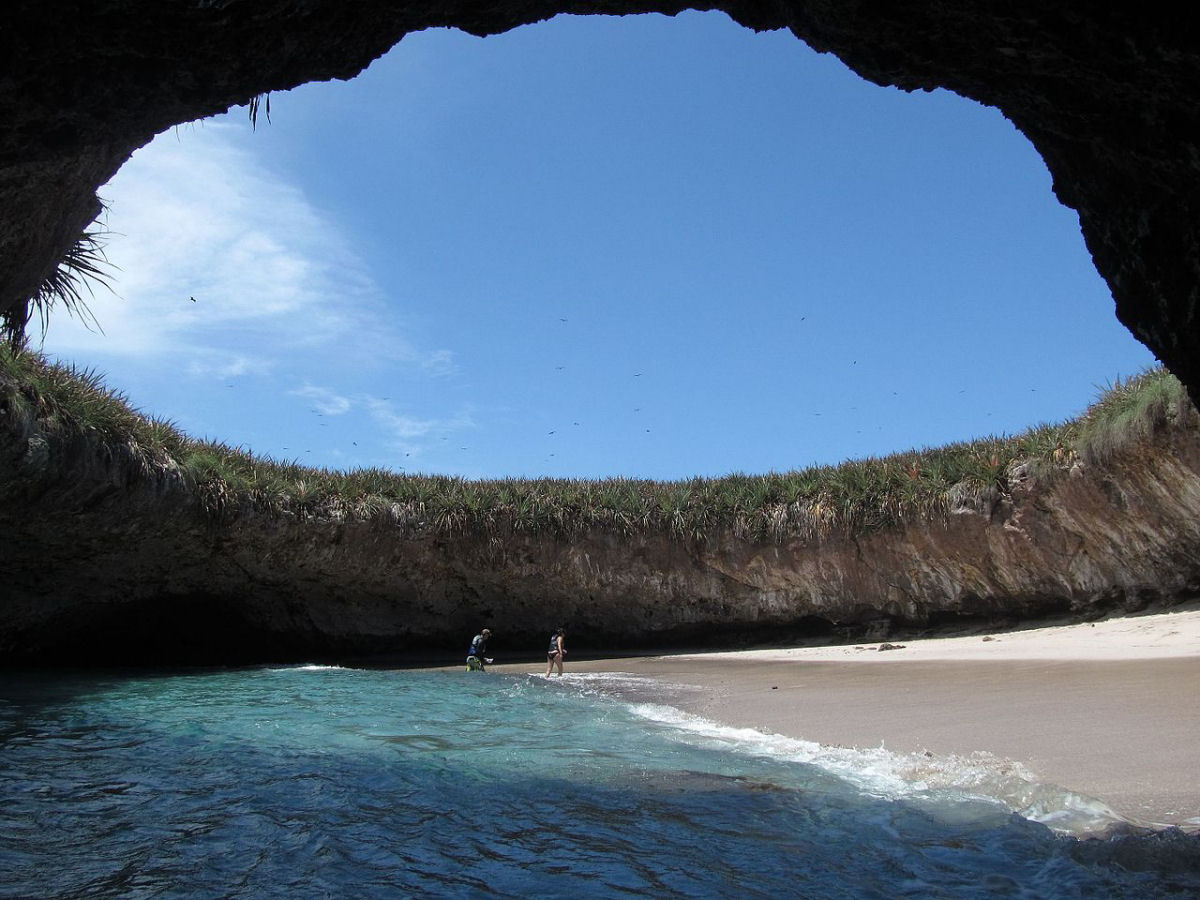 A bela praia mais misteriosa do Mxico que continua a confundir os gelogos com seu culo de pedra vulcnica