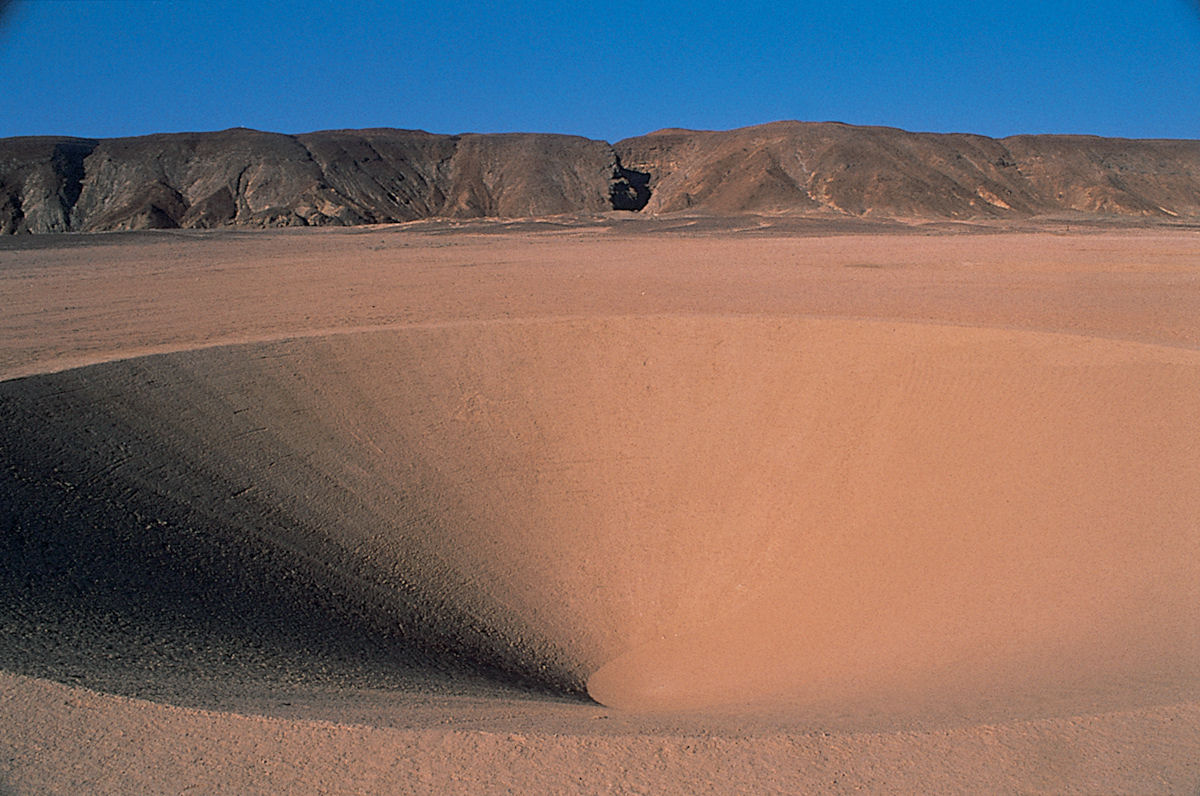 Respirao do Deserto: uma instalao de arte monumental no deserto do Saara 06