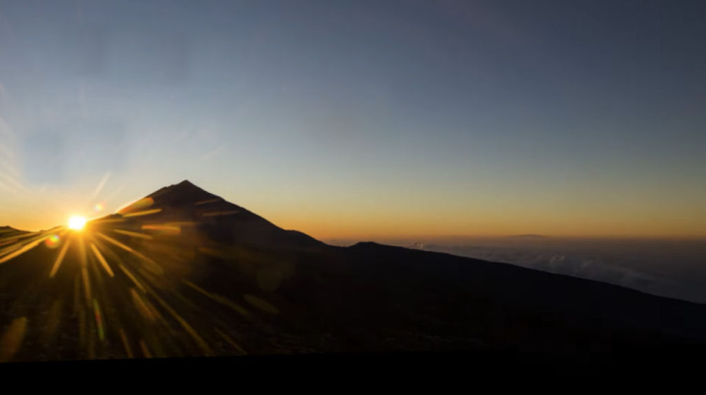 365 ocasos, um ano de pr do sol de Tenerife capturado com time-lapse