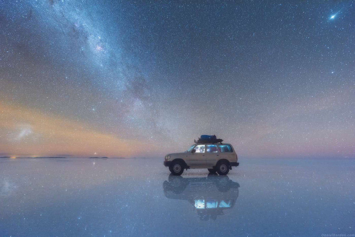 Fotógrafo russo captura deslumbrantes fotos da Via Láctea espelhada em planície de sal na Bolívia 04