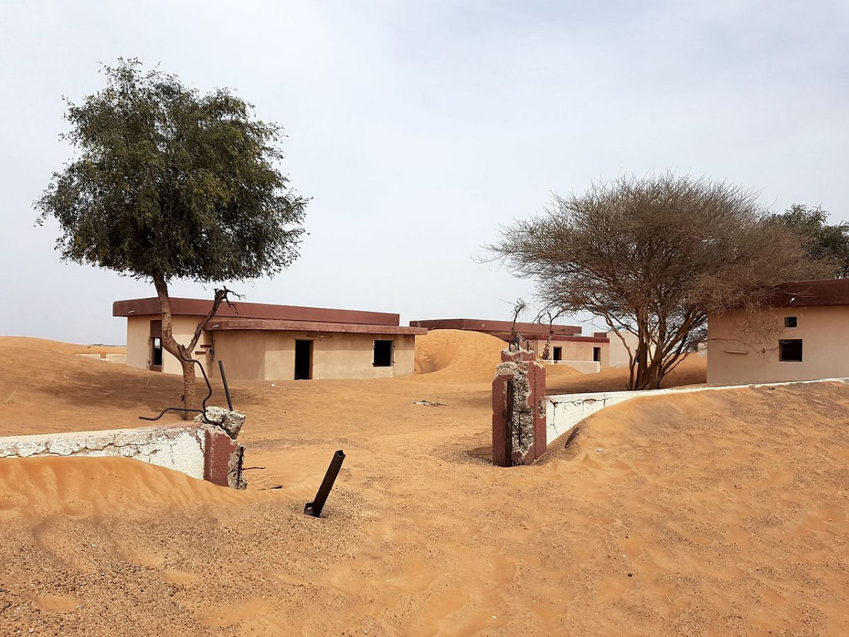 Al Madam: a aldeia fantasma enterrada na areia 09