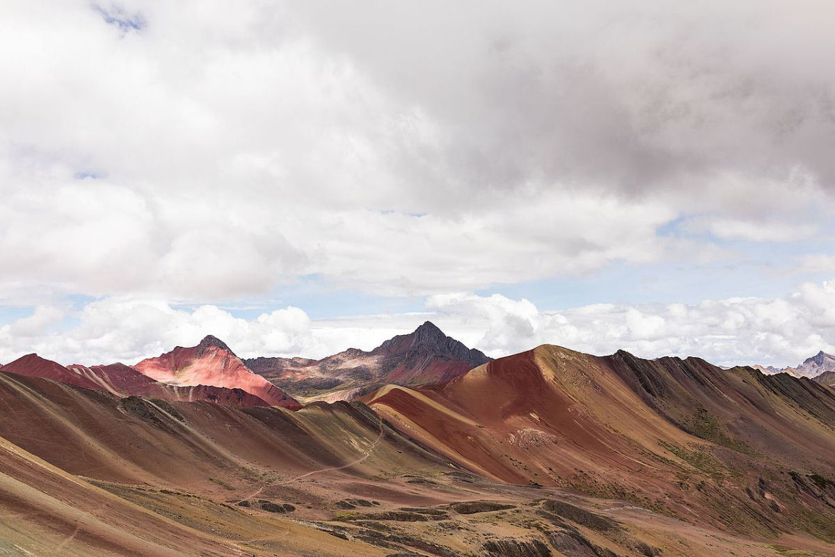 Vinicunca: como explicar a beleza da montanha arco-ris que atrai milhares de turistas no Peru?