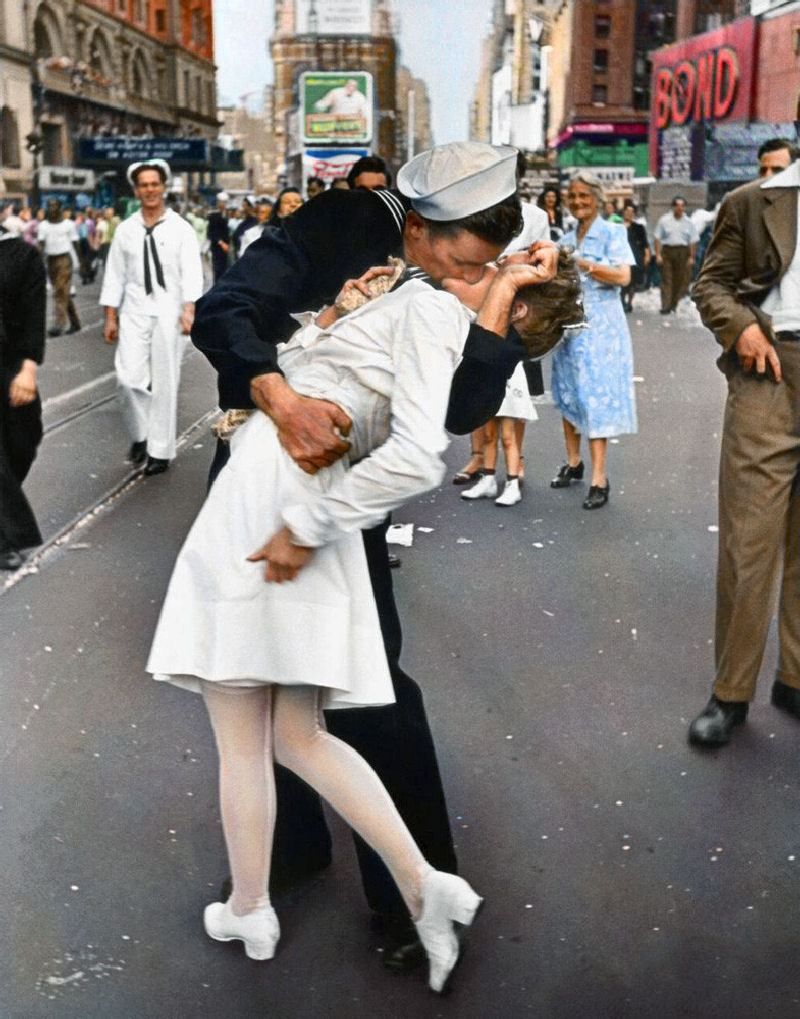 O beijo da Times Square revisitado
