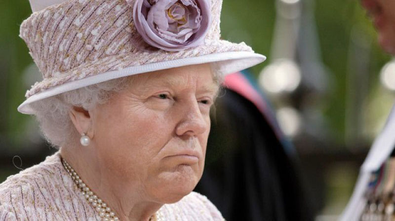 A Internet no consegue parar de rir com o rosto de Trump fotochopado na rainha 11