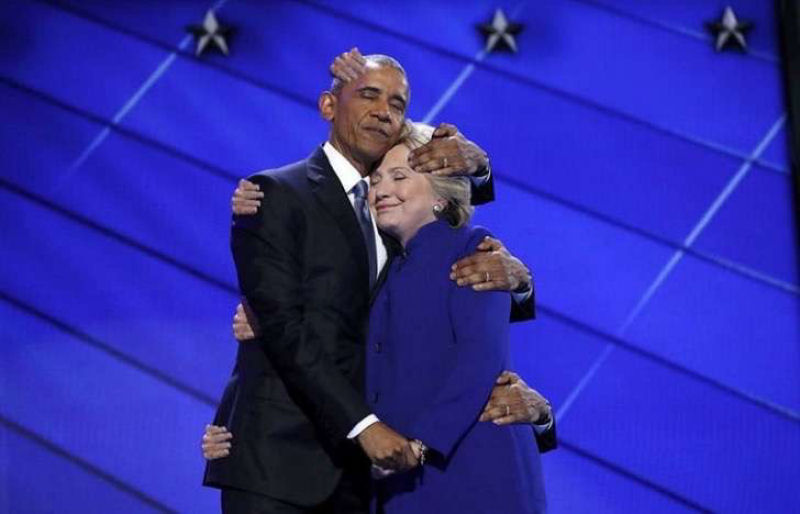 O abrao entre Obama e Hillary Clinton transformou-se em uma lendria batalha de Photoshop 12
