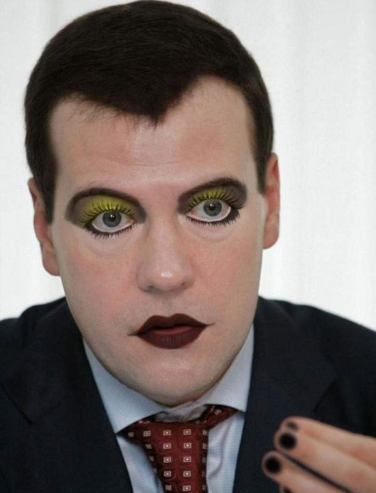 Políticos usando maquiagem