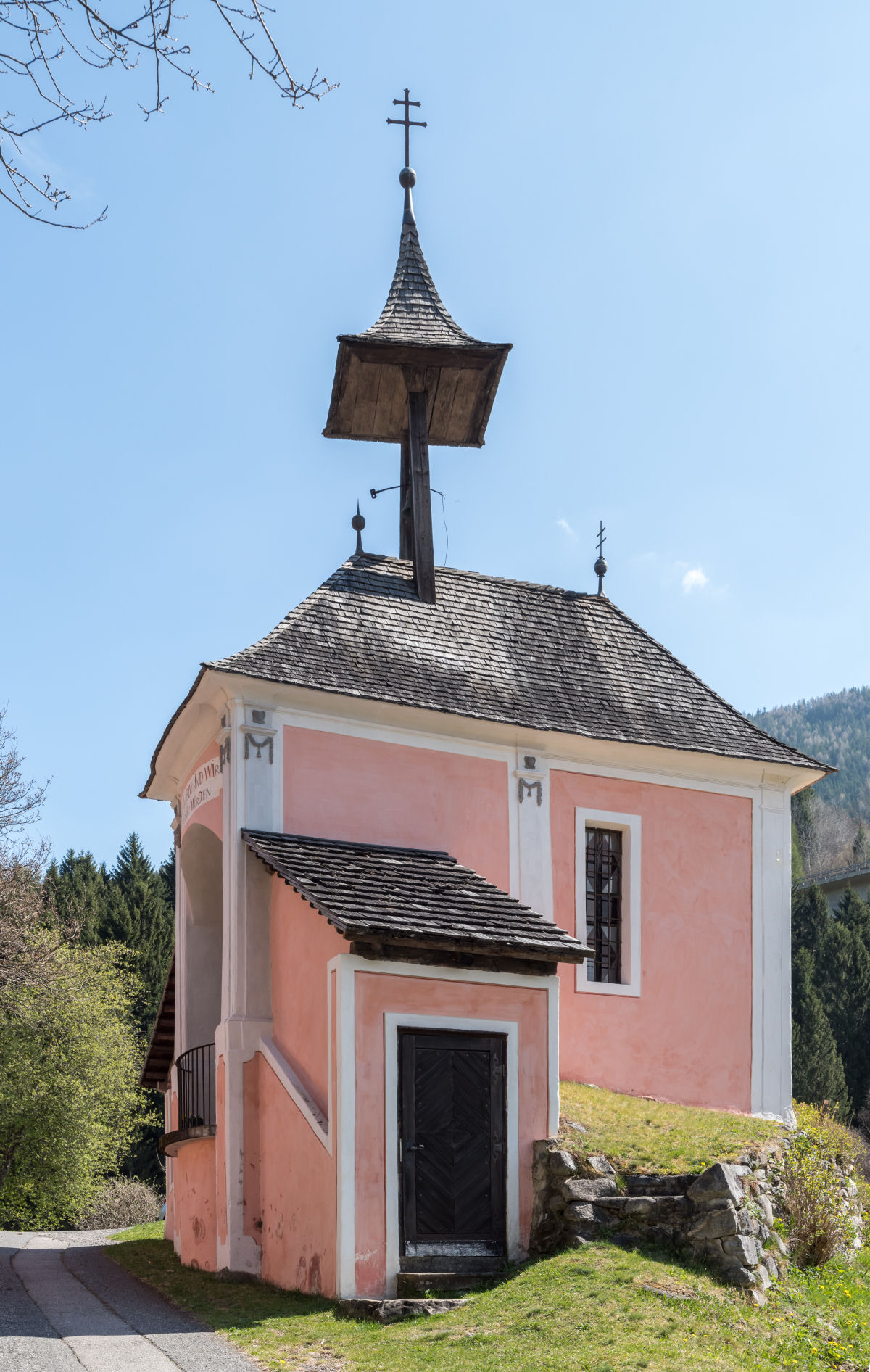 A peculiar Igreja Dividida de Gmünd, na Áustria