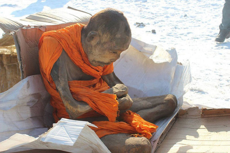 Budistas sustentam que monge “mumificado” está meditando há 200 anos em estado de iluminação