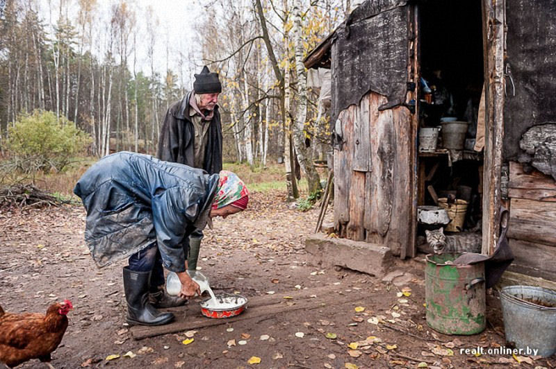 Eremitas bielorrussos vivem h 20 anos sem gs, eletricidade e gua encanada 05