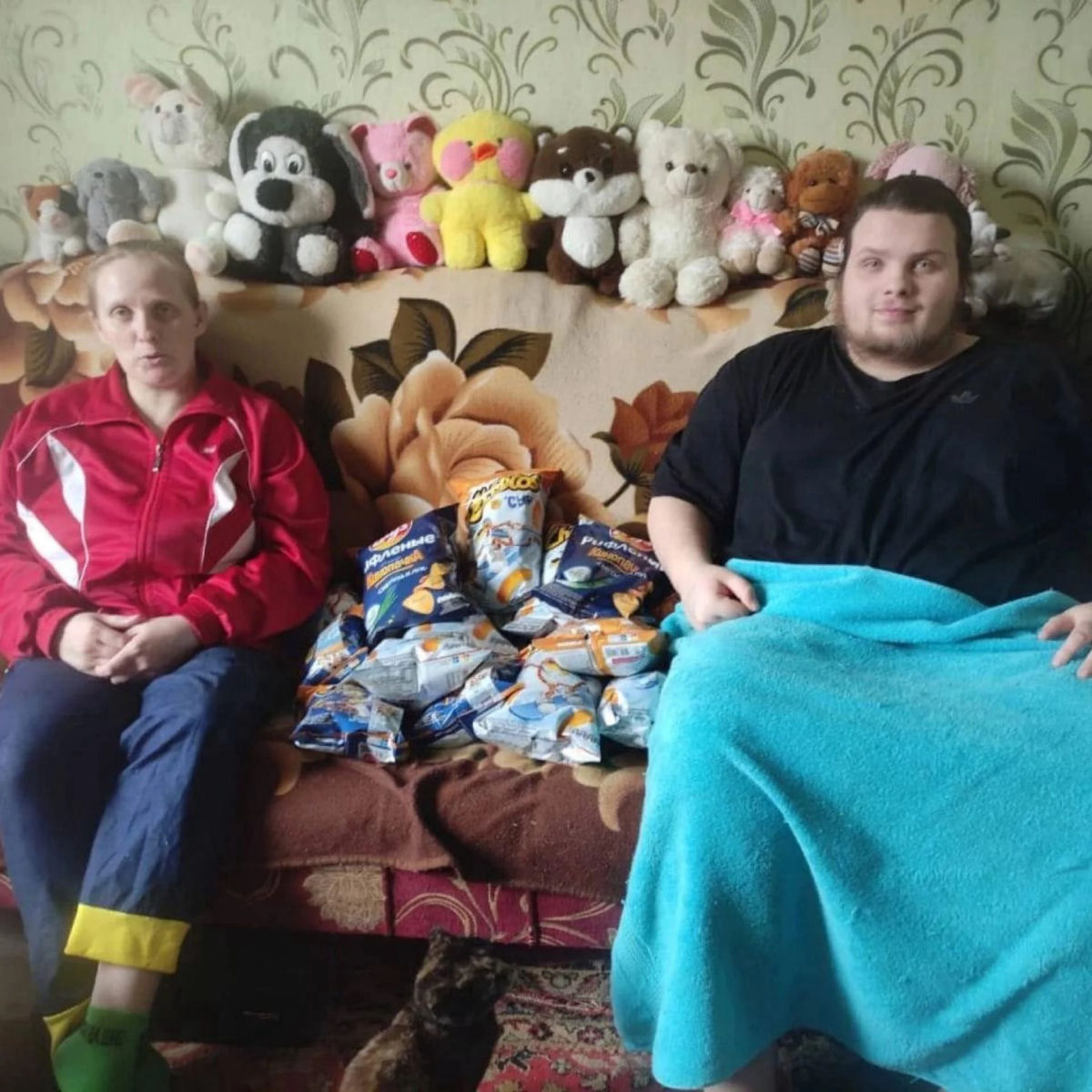 Famílias russas sem recursos recebem inusitada ajuda alimentícia: salgadinhos