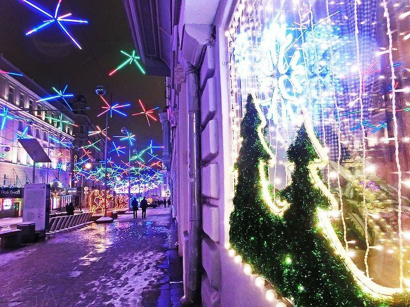 A cidade de Moscou e seu aspecto de conto de fadas durante o Natal ortodoxo 07