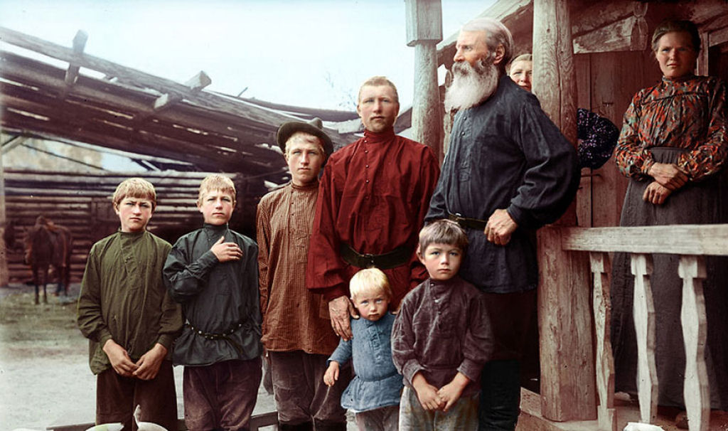 Fotos antigas colorizadas revelam a vida do povo russo entre 1900 e 1965 10