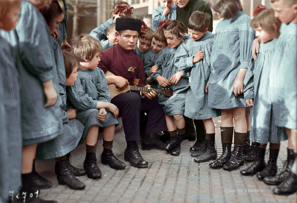 Fotos antigas colorizadas revelam a vida do povo russo entre 1900 e 1965 13