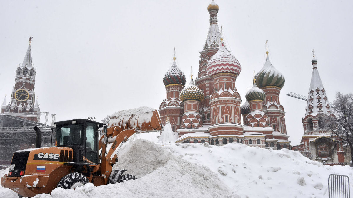 As incrveis imagens da nevasca do sculo em Moscou 01