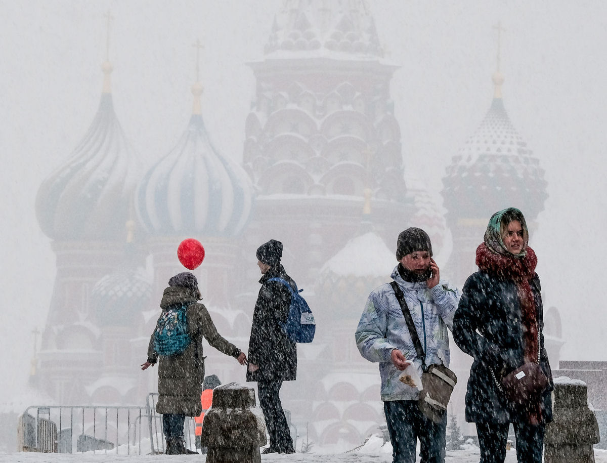 As incrveis imagens da nevasca do sculo em Moscou 04